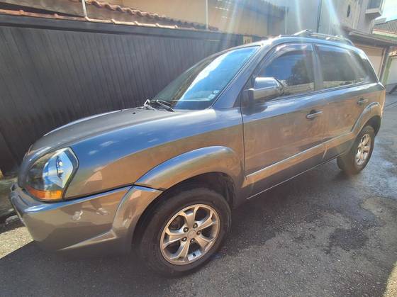 HYUNDAI TUCSON 2.0 MPFI GLS 16V 143CV 2WD FLEX 4P AUTOMÁTICO HYUNDAI TUCSON 2.0 MPFI GLS 16V 143CV 2WD FLEX 4P AUTOMÁTICO